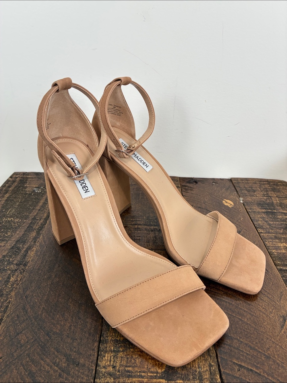 Steve Madden Suede Block Heel Women’s 9 Tan Ankle-Strap Sandal
